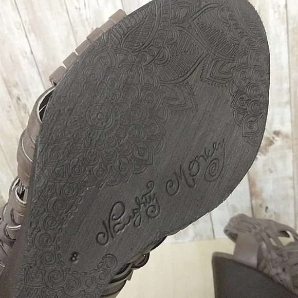 Naughty Monkey Dually Noted Leather Sandals - Picture 15 of 16